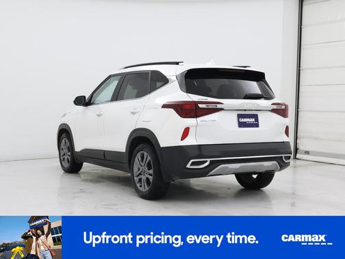 White 2023 Kia Seltos S