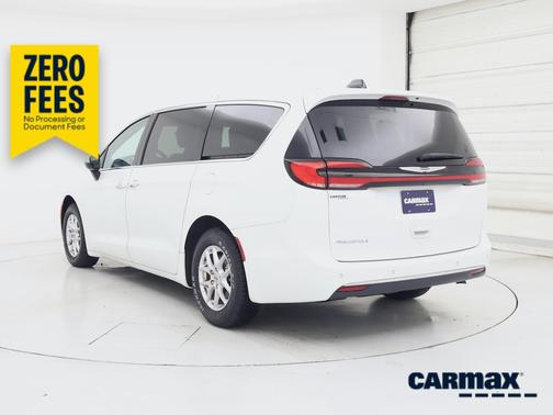 White 2023 Chrysler Pacifica Touring L