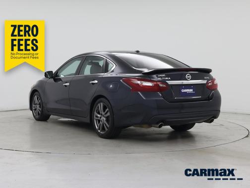 Blue 2018 Nissan Altima SL