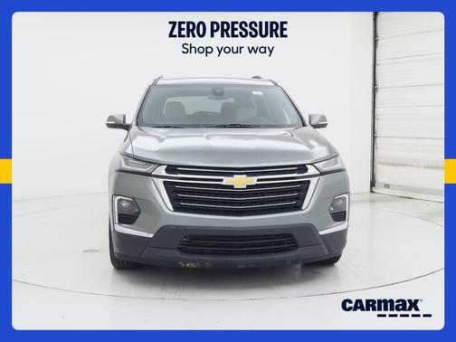 Green 2022 Chevrolet Traverse LT Cloth