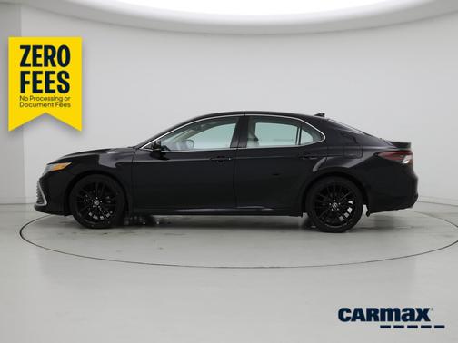 Black 2022 Toyota Camry Hybrid XLE