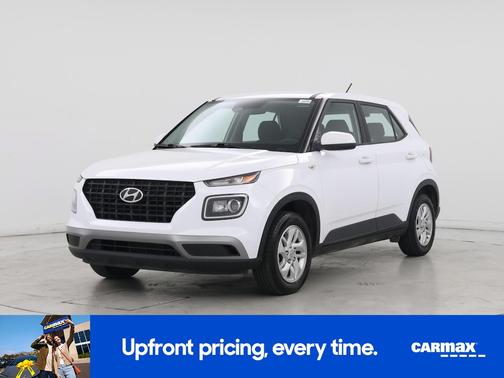 White 2023 Hyundai VENUE SE