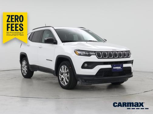 White 2022 Jeep Compass Latitude Lux