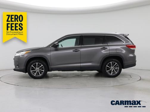 Gray 2019 Toyota Highlander XLE