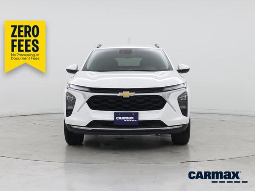 White 2025 Chevrolet Trax LT
