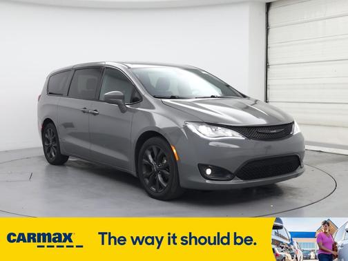 2020 Chrysler Pacifica Touring