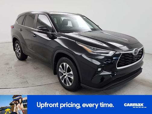 Black 2023 Toyota Highlander XLE