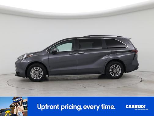 2025 Toyota Sienna XLE