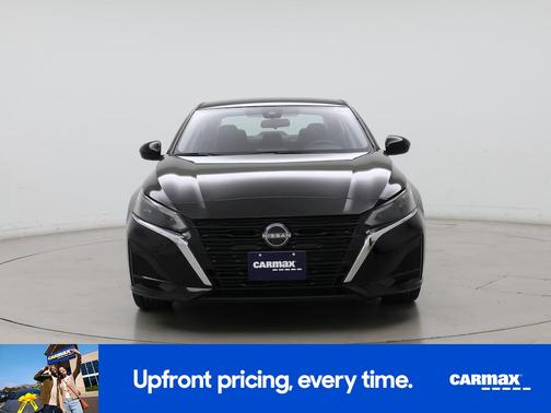 Black 2023 Nissan Altima SV