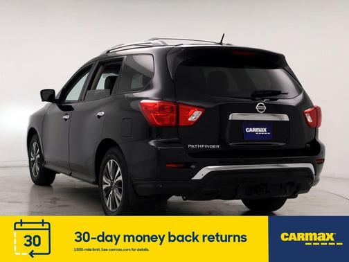 Photo 2 of 28 of 2017 Nissan Pathfinder SL