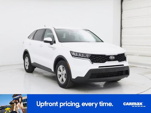 White 2021 Kia Sorento LX