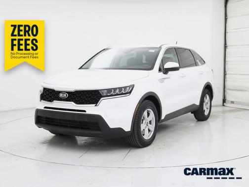 White 2021 Kia Sorento LX