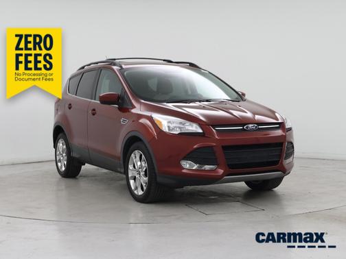 Red 2014 Ford Escape SE