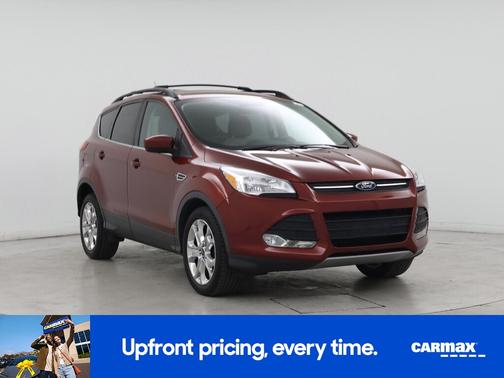 Red 2014 Ford Escape SE