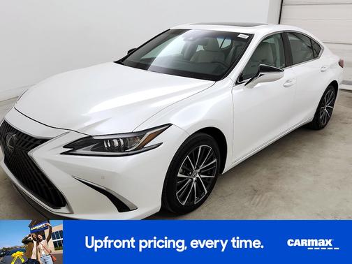 White 2024 Lexus ES 250