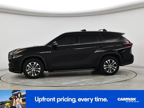 Black 2021 Toyota Highlander XLE