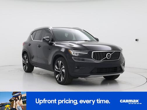 2023 Volvo XC40 B5 Plus Bright Theme