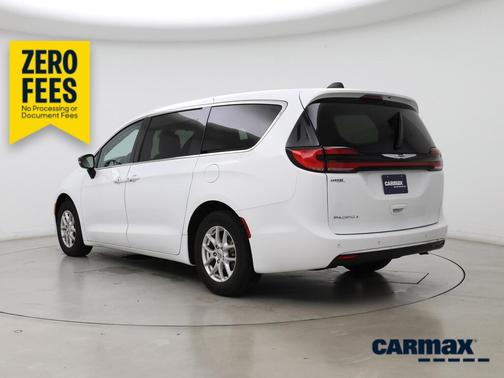 White 2024 Chrysler Pacifica Touring L