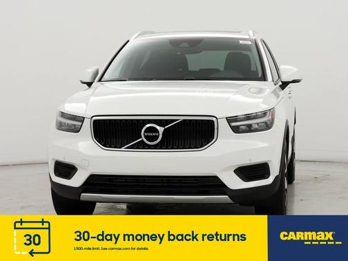 Photo 5 of 27 of 2019 Volvo XC40 T5 Momentum