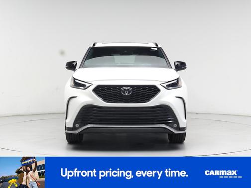 White 2021 Toyota Highlander XSE