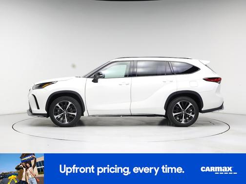 White 2021 Toyota Highlander XSE