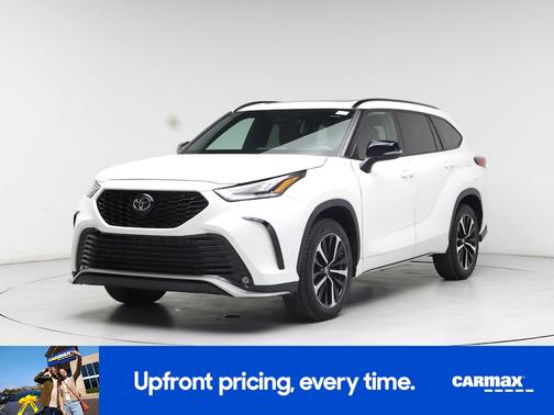 White 2021 Toyota Highlander XSE