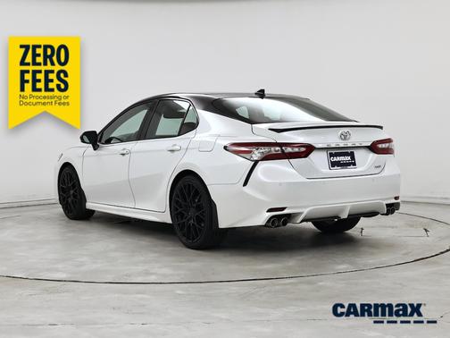 White 2018 Toyota Camry XSE