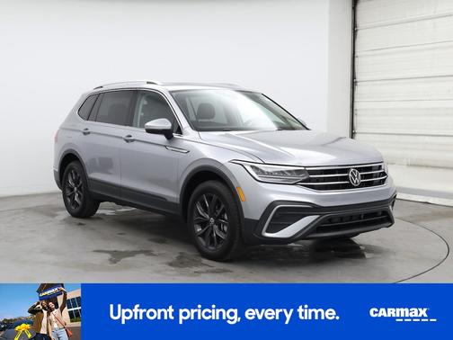 Silver 2023 Volkswagen Tiguan SE