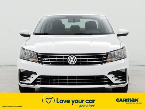 Photo 3 of 18 of 2017 Volkswagen Passat 1.8T R-Line
