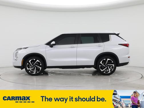 2023 Mitsubishi Outlander SE