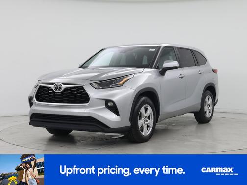 Silver 2023 Toyota Highlander LE