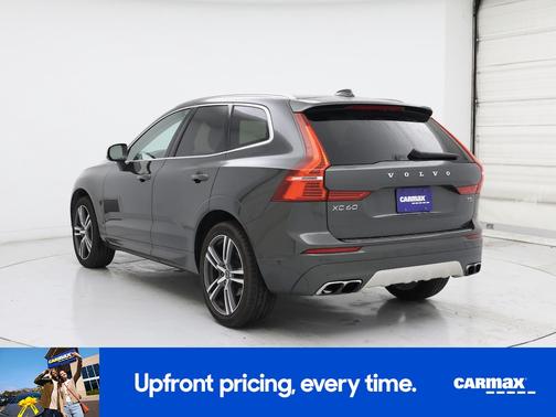 Gray 2018 Volvo XC60 T5 Momentum