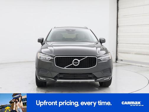 Gray 2018 Volvo XC60 T5 Momentum