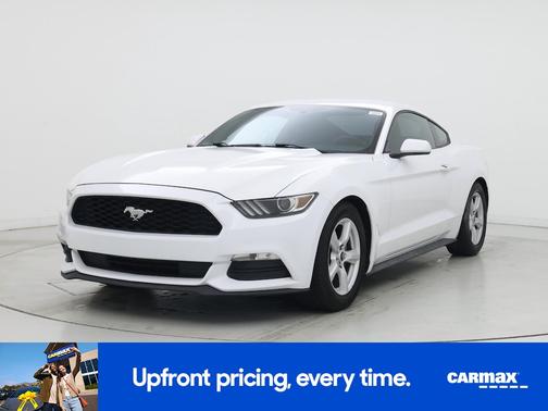 White 2015 Ford Mustang