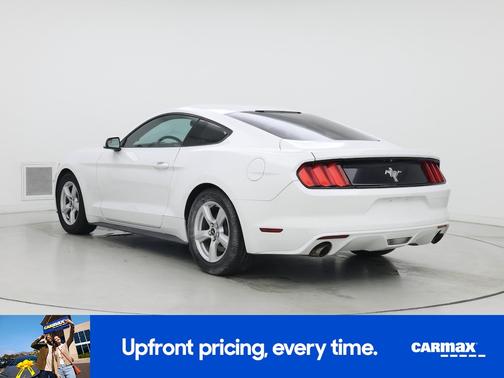 White 2015 Ford Mustang