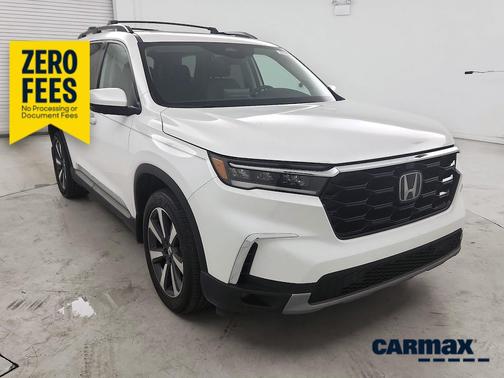 White 2023 Honda Pilot Elite