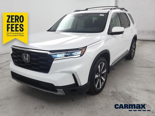 White 2023 Honda Pilot Elite