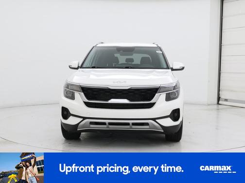 White 2023 Kia Seltos S