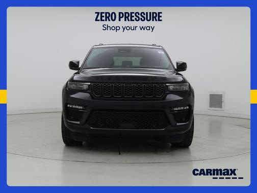 Black 2025 Jeep Grand Cherokee Summit