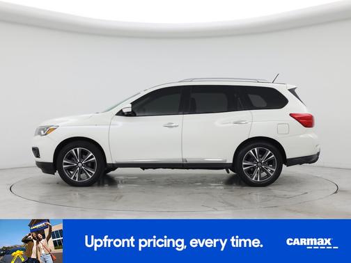 White 2017 Nissan Pathfinder Platinum