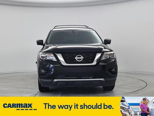 2017 Nissan Pathfinder SL