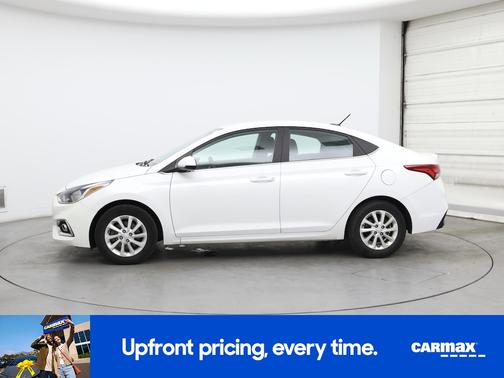 White 2022 Hyundai Accent SEL