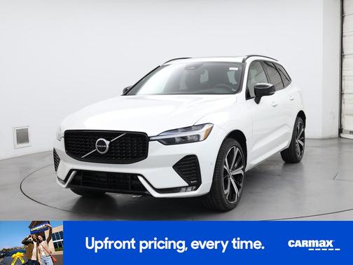 2023 Volvo XC60 B5 Ultimate Dark Theme
