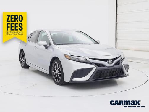 Silver 2023 Toyota Camry SE
