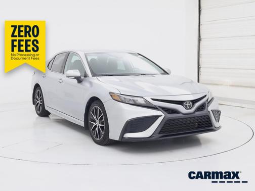 Silver 2023 Toyota Camry SE