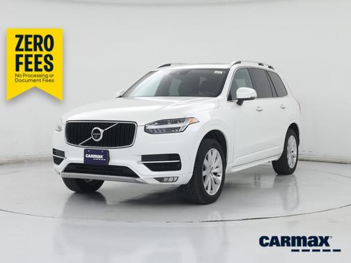 White 2018 Volvo XC90 T6 Momentum