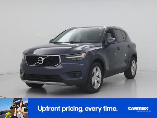 2021 Volvo XC40 T5 Momentum