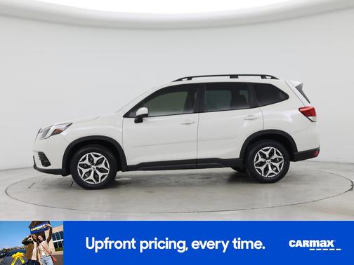 White 2023 Subaru Forester Premium