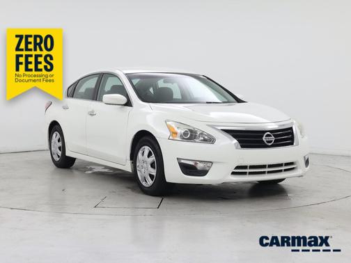 White 2014 Nissan Altima S