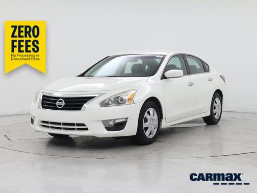 White 2014 Nissan Altima S